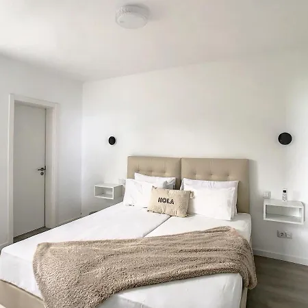 Avocado By Lovelystay Funchal (Madeira)