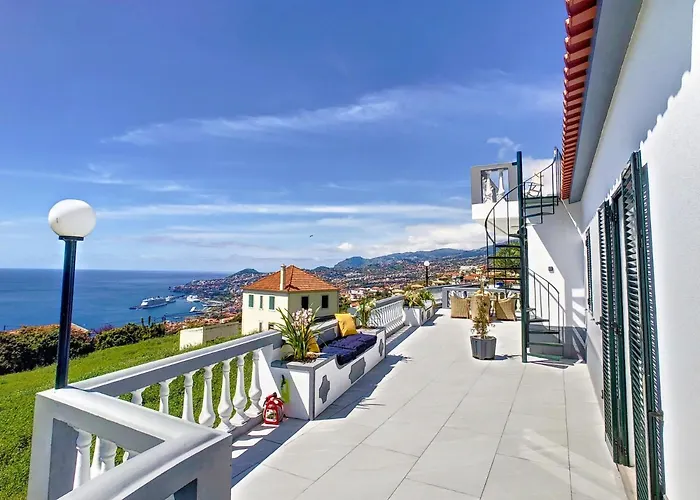 Avocado By Lovelystay Funchal (Madeira)