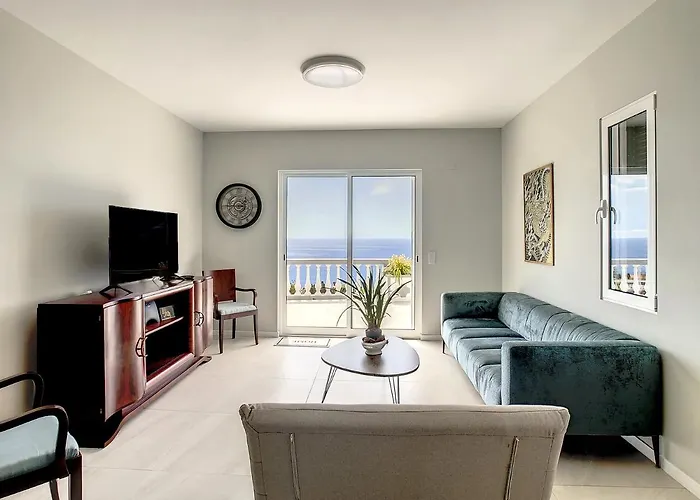 Avocado By Lovelystay فيلة