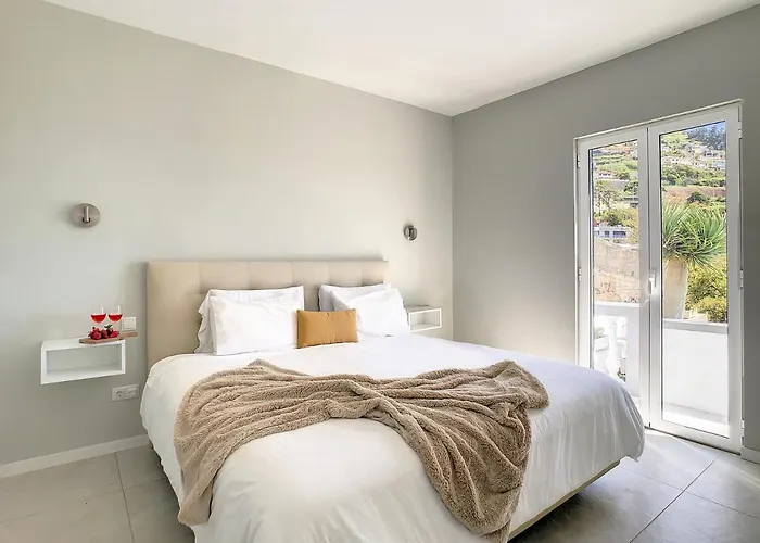 Avocado By Lovelystay * فونشال