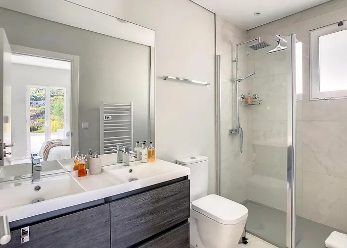 Avocado By Lovelystay فونشال